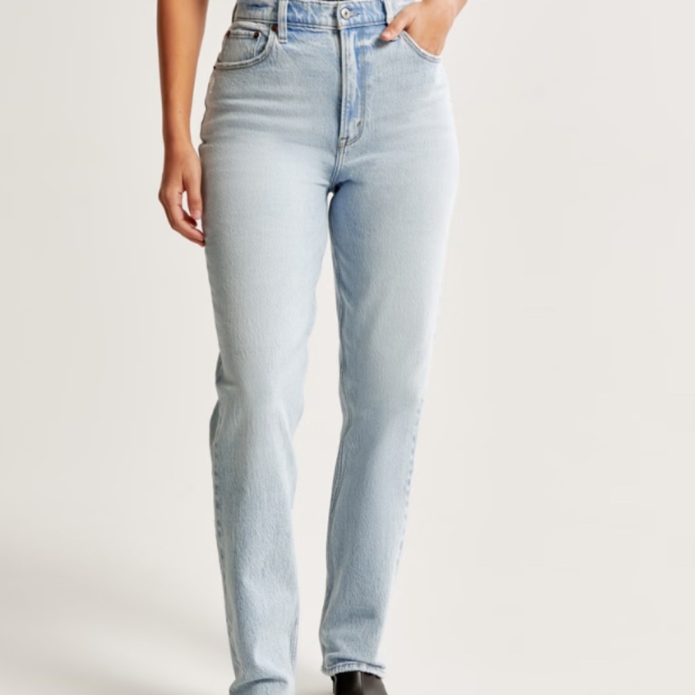 Abercrombie 90s Straight Ultra High Rise Curve Love
